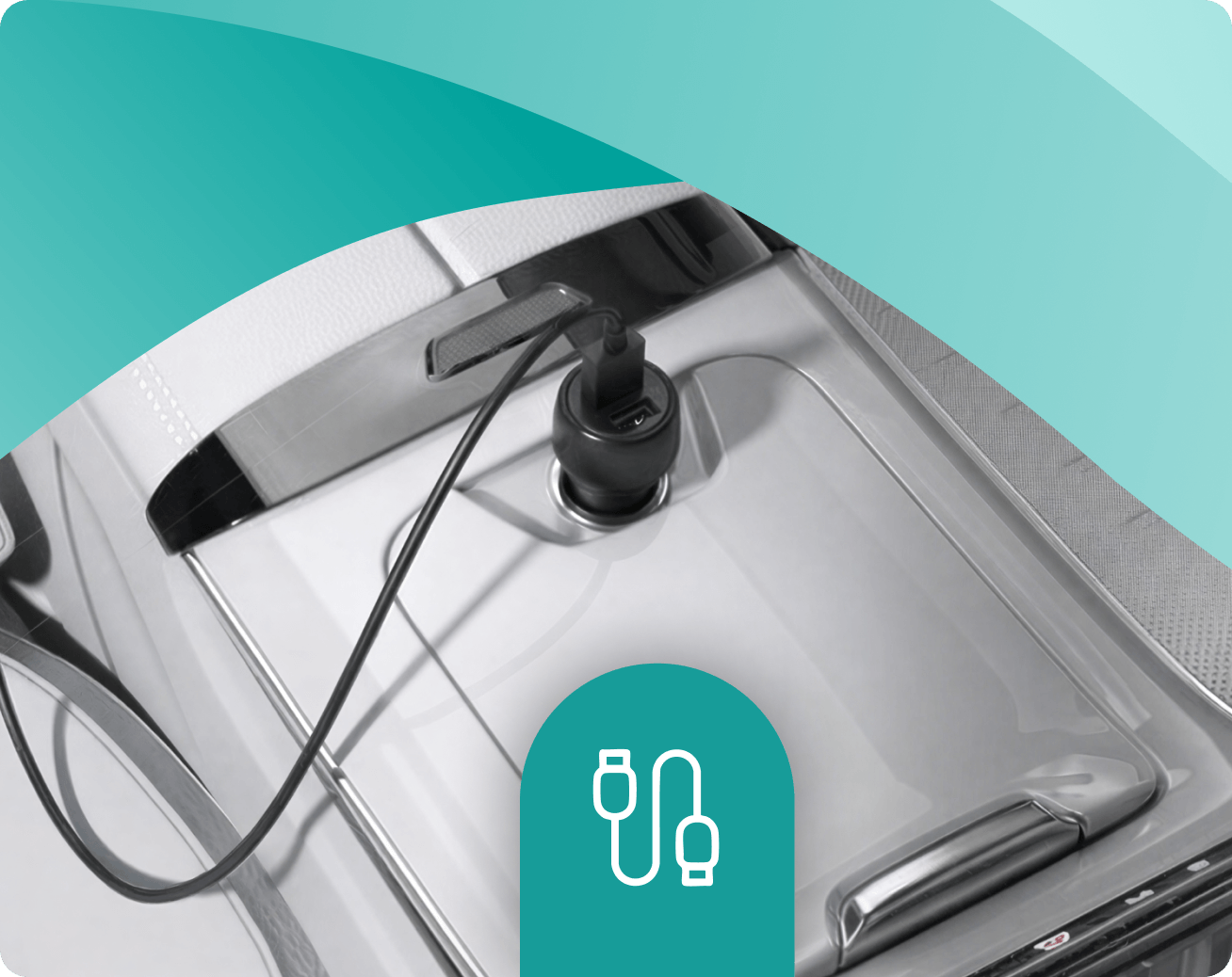 <h4><strong>Plug in the cables</strong></h4>