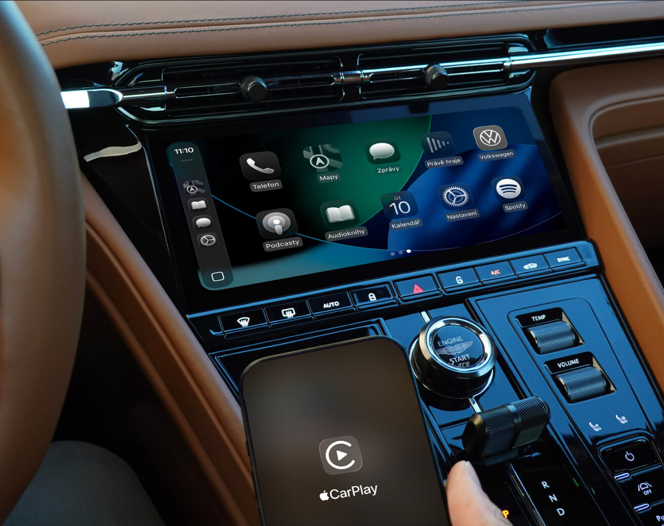 <h5>Refreshed CarPlay interface</h5>